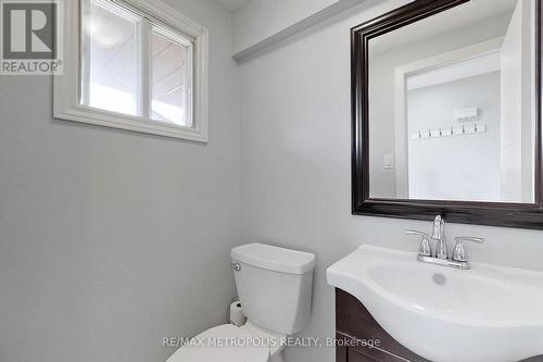 66 Shakespeare Crescent, Barrie, ON - Indoor Photo Showing Bathroom