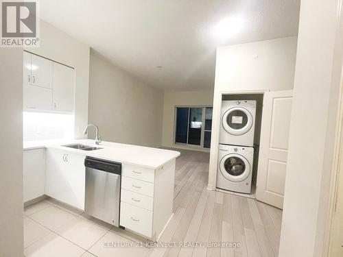 1602 - 39 Annie Craig Drive, Toronto, ON - Indoor Photo Showing Laundry Room