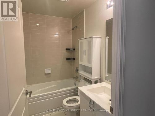 1602 - 39 Annie Craig Drive, Toronto, ON - Indoor Photo Showing Bathroom