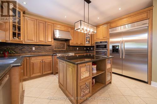 35 Hanton Crescent, Caledon, ON - Indoor Photo Showing Kitchen With Stainless Steel Kitchen