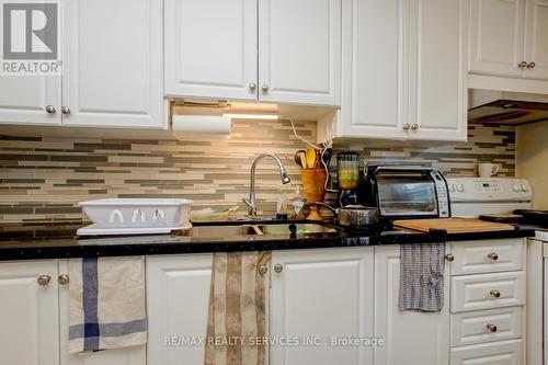 8 Heatherside Court, Brampton, ON - Indoor Photo Showing Kitchen With Double Sink