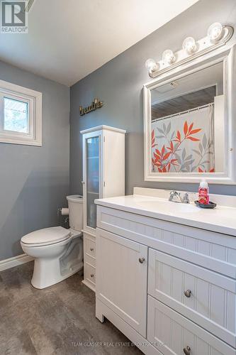 28 Rosamond Crescent, London, ON - Indoor Photo Showing Bathroom