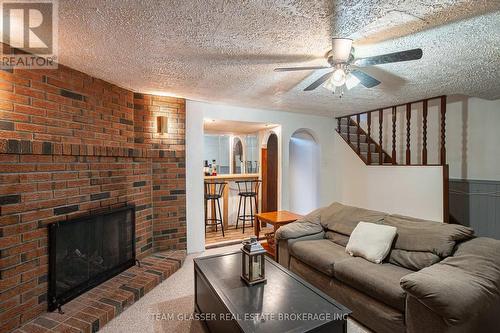 28 Rosamond Crescent, London, ON - Indoor Photo Showing Living Room With Fireplace