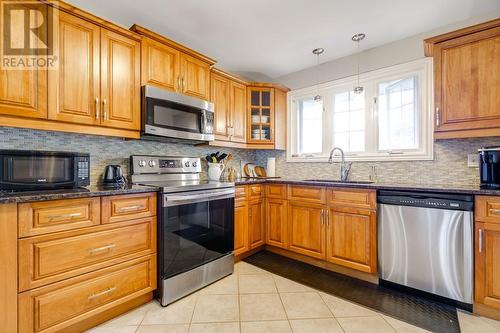 1405 Leonard Avenue, Cornwall, ON - Indoor Photo Showing Kitchen