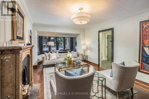 269 Oriole Parkway, Toronto, ON - Indoor Photo Showing Living Room