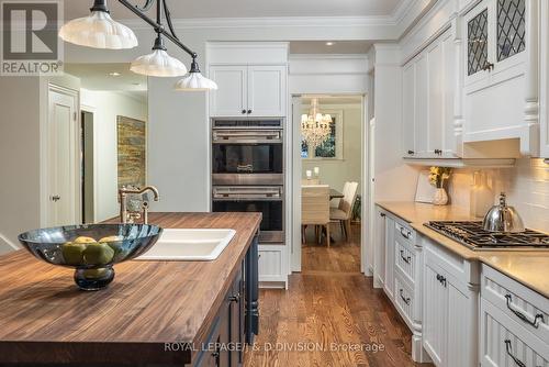 269 Oriole Parkway, Toronto, ON - Indoor Photo Showing Kitchen With Double Sink With Upgraded Kitchen