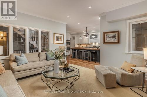 269 Oriole Parkway, Toronto, ON - Indoor Photo Showing Living Room