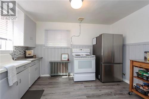 13 Gutcher Avenue, Sudbury, ON - Indoor Photo Showing Kitchen