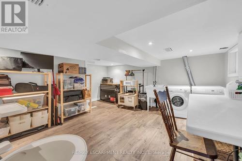 10 Roxborough Avenue, Hamilton, ON - Indoor Photo Showing Laundry Room