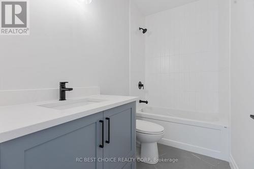 3877 Campbell Street N, London, ON - Indoor Photo Showing Bathroom