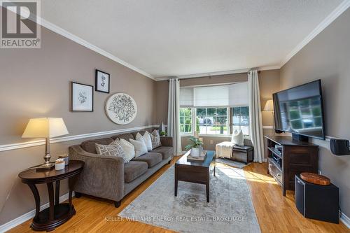 166 Edward Street W, Clarington (Newcastle), ON - Indoor Photo Showing Living Room