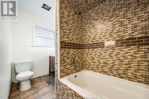 1110 Esdras Place, Windsor, ON - Indoor Photo Showing Bathroom