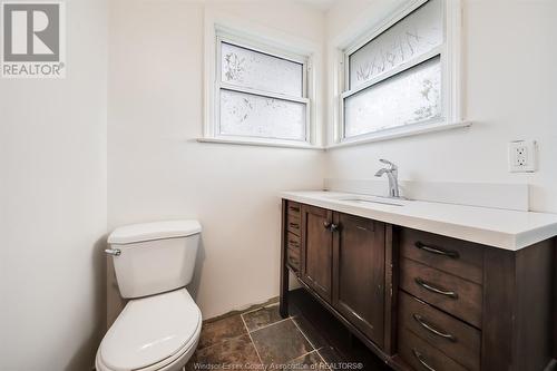 1110 Esdras Place, Windsor, ON - Indoor Photo Showing Bathroom