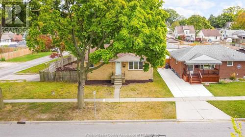 1110 Esdras Place, Windsor, ON - Outdoor