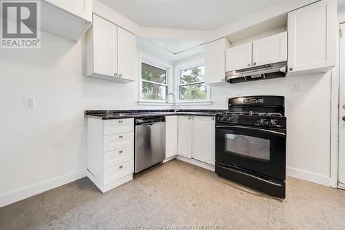 1110 Esdras Place, Windsor, ON - Indoor Photo Showing Kitchen