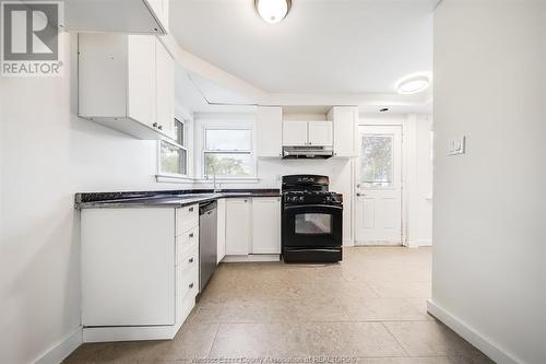 1110 Esdras Place, Windsor, ON - Indoor Photo Showing Kitchen