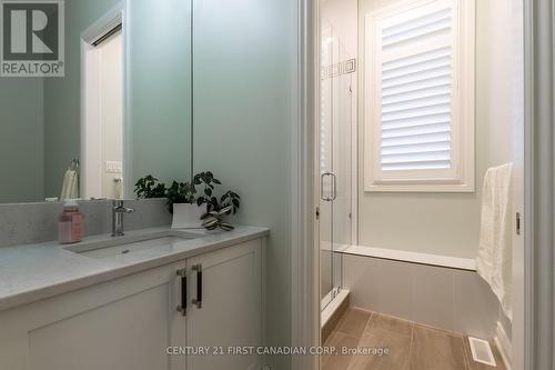 2386 Torrey Pines Way, London, ON - Indoor Photo Showing Bathroom