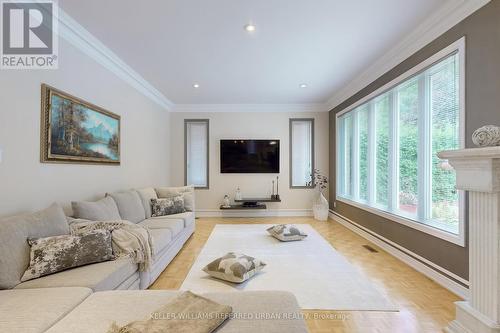 119 Thornhill Woods Drive, Vaughan, ON - Indoor Photo Showing Living Room