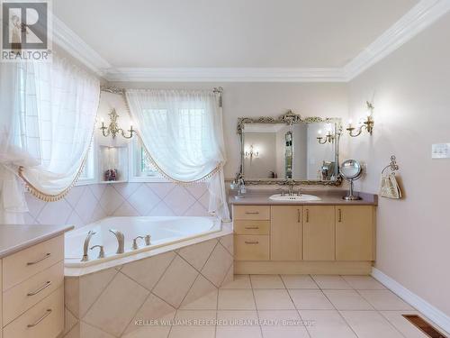 119 Thornhill Woods Drive, Vaughan, ON - Indoor Photo Showing Bathroom