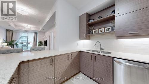 303 - 1 Uptown Drive, Markham, ON - Indoor Photo Showing Kitchen With Double Sink With Upgraded Kitchen