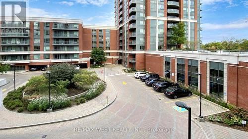 303 - 1 Uptown Drive, Markham, ON - Outdoor With Facade