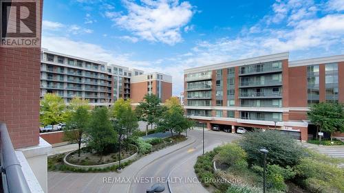 303 - 1 Uptown Drive, Markham, ON - Outdoor With Facade