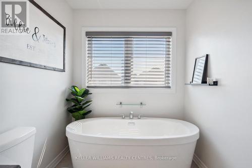 1001 Barton Way, Innisfil, ON - Indoor Photo Showing Bathroom