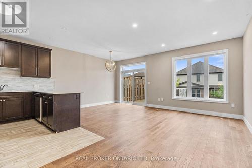 143 - 1960 Dalmagarry Road N, London, ON - Indoor Photo Showing Kitchen