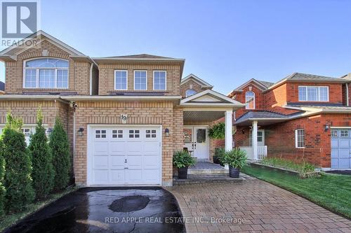 19 Long Point Drive, Richmond Hill, ON - Outdoor With Facade