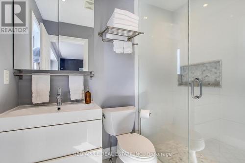 19 Long Point Drive, Richmond Hill, ON - Indoor Photo Showing Bathroom