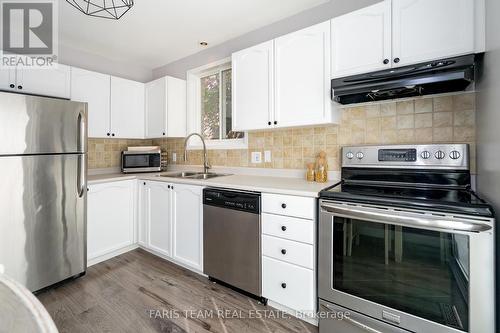 66 Clute Crescent, Barrie, ON - Indoor Photo Showing Kitchen With Double Sink