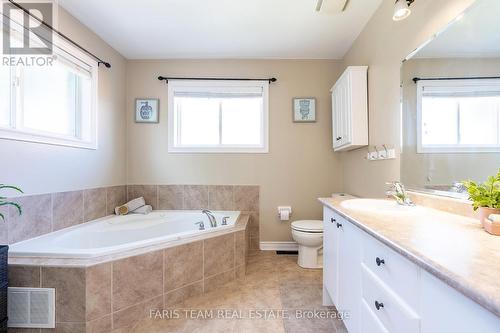 136 Griffin Street, Midland, ON - Indoor Photo Showing Bathroom