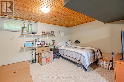 9820 Highway 12, Oro-Medonte, ON - Indoor Photo Showing Bedroom