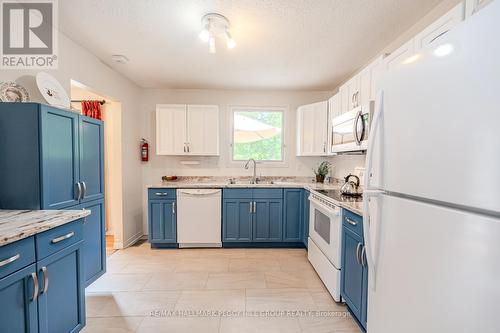 9820 Highway 12, Oro-Medonte, ON - Indoor Photo Showing Kitchen