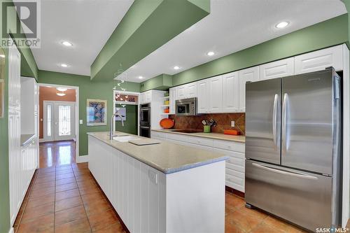 3328 Baneberry Drive, Regina, SK - Indoor Photo Showing Kitchen