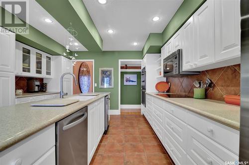 3328 Baneberry Drive, Regina, SK - Indoor Photo Showing Kitchen