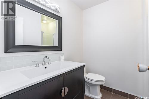 427 Sylvian Crescent, Saskatoon, SK - Indoor Photo Showing Bathroom