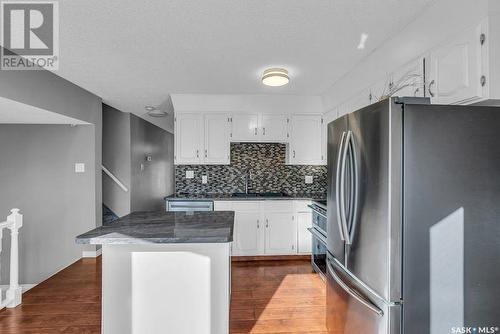 427 Sylvian Crescent, Saskatoon, SK - Indoor Photo Showing Kitchen With Stainless Steel Kitchen With Upgraded Kitchen