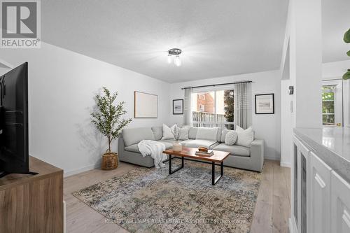 27 - 3065 Lenester Drive, Mississauga, ON - Indoor Photo Showing Living Room