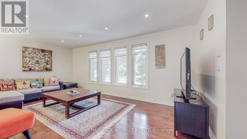 2257 Devon Road, Oakville, ON - Indoor Photo Showing Living Room