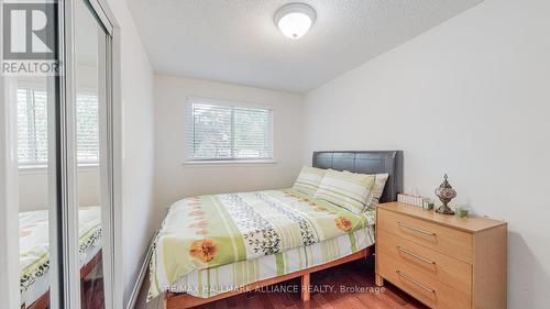 2257 Devon Road, Oakville, ON - Indoor Photo Showing Bedroom