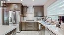 2257 Devon Road, Oakville, ON  - Indoor Photo Showing Kitchen With Double Sink With Upgraded Kitchen 