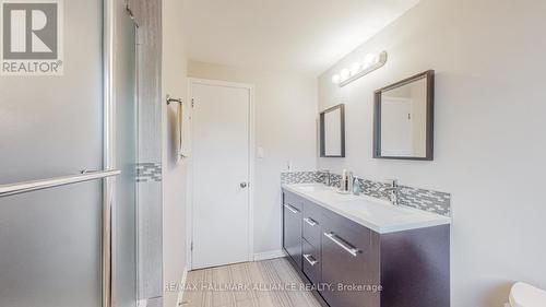 2257 Devon Road, Oakville, ON - Indoor Photo Showing Bathroom