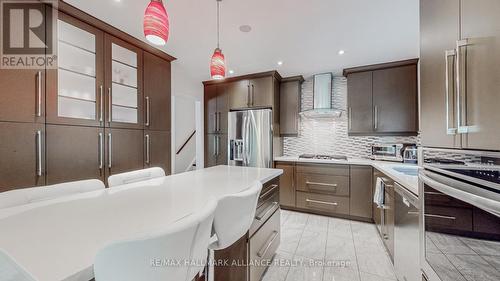 2257 Devon Road, Oakville, ON - Indoor Photo Showing Kitchen With Upgraded Kitchen