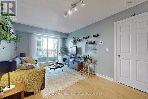 406 - 70 High Park Avenue, Toronto, ON - Indoor Photo Showing Other Room