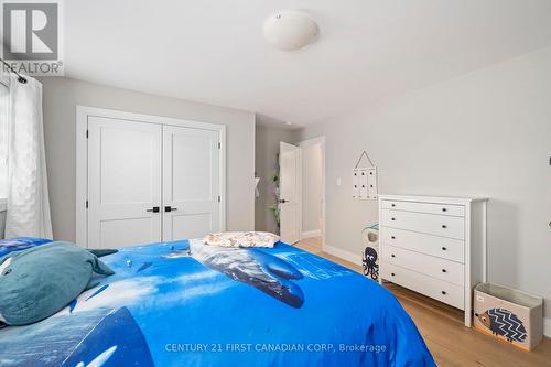 2393 Bakervilla Street, London, ON - Indoor Photo Showing Bedroom