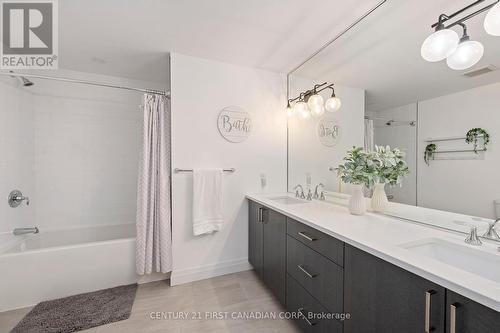 2393 Bakervilla Street, London, ON - Indoor Photo Showing Bathroom