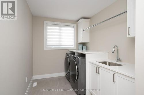 2393 Bakervilla Street, London, ON - Indoor Photo Showing Laundry Room