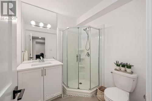 2393 Bakervilla Street, London, ON - Indoor Photo Showing Bathroom