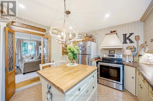 62 Nelson Court, Halton Hills, ON - Indoor Photo Showing Kitchen